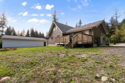 26542 Reynolds Road, Hope, BC, Hope — Single Family Residence for sale
