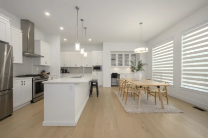 Kitchen Island Photo of 19655 74a Avenue, Langley, BC
