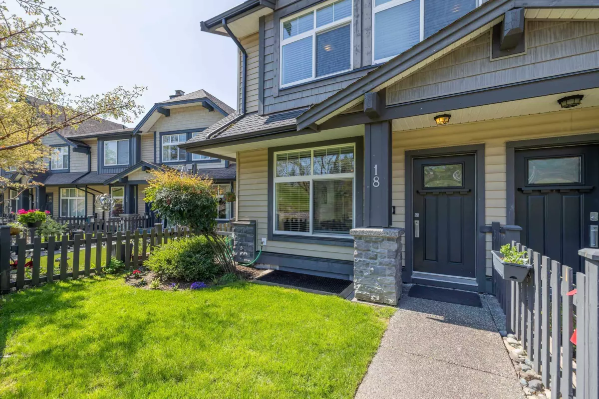 Living Room Photo of 18 13819 232 Street, Maple Ridge, BC