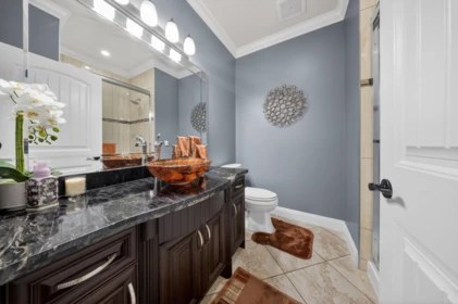 Primary Bathroom Photo of 31920 Glenwood Avenue, Abbotsford, BC