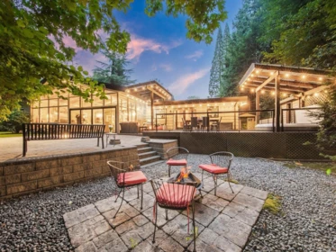Hot Tub / Spa Photo of 837 Wildwood Place, West Vancouver, BC