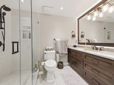 Mudroom Photo of 837 Wildwood Place, West Vancouver, BC