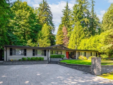 Street View Photo of 837 Wildwood Place, West Vancouver, BC