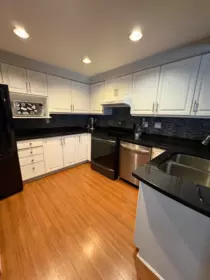 Kitchen Island Photo of 6433 121a Street, Surrey, BC