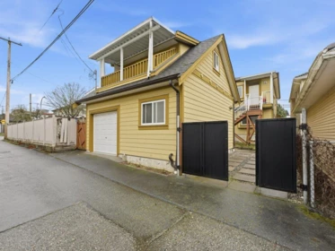 Outdoor Kitchen Photo of 1115 Boundary Road, Vancouver, BC