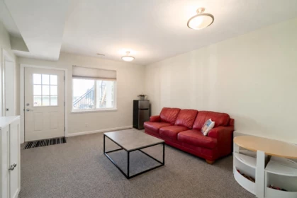 Hallway Photo of 330 Richmond Street, New Westminster, BC