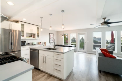 330 Richmond Street, New Westminster, BC, New Westminster — Single Family Residence for sale