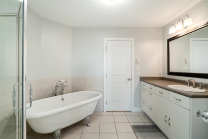 Powder Room Photo of 330 Richmond Street, New Westminster, BC