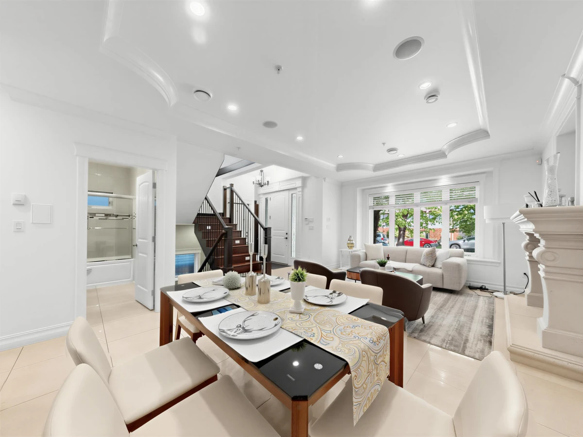 Dining Area Photo of 2456 E 45th Avenue, Vancouver, BC