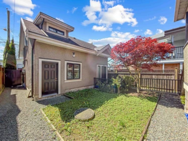 Outdoor Kitchen Photo of 2456 E 45th Avenue, Vancouver, BC