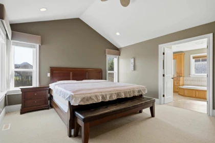 Basement Recreation Room Photo of 16398 36a Avenue, Surrey, BC