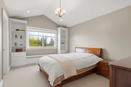 Entry Foyer Photo of 16398 36a Avenue, Surrey, BC