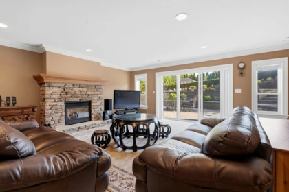 Swimming Pool Photo of 16398 36a Avenue, Surrey, BC