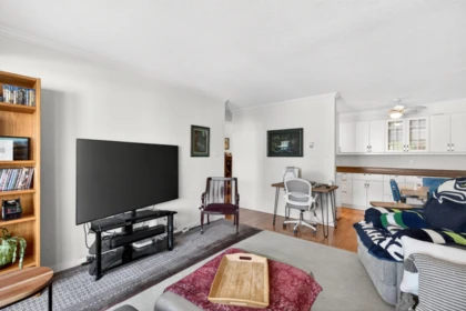 Kitchen Photo of 202 1331 Fir Street, White Rock, BC