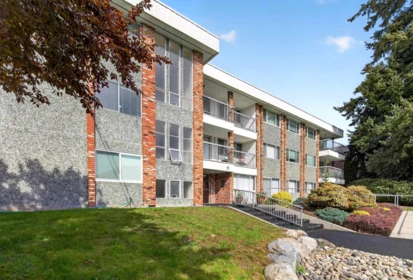 Staircase Photo of 202 1331 Fir Street, White Rock, BC