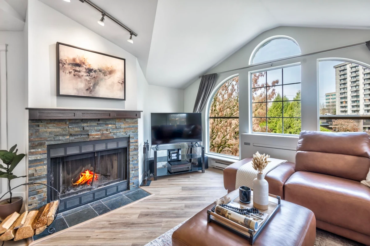 Family Room Photo of 406 888 W 13th Avenue, Vancouver, BC