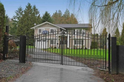 Basement Recreation Room Photo of 18369 21a Avenue, Surrey, BC
