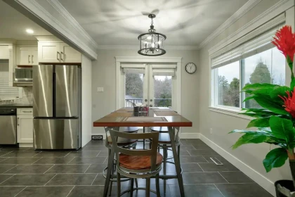 Kitchen Island Photo of 18369 21a Avenue, Surrey, BC