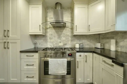 Kitchen Photo of 18369 21a Avenue, Surrey, BC