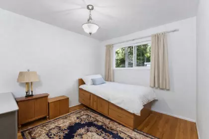 Bedroom 4 Photo of 922 Canyon Boulevard, North Vancouver, BC