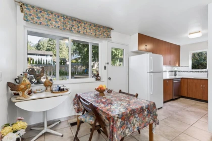 Breakfast Nook Photo of 922 Canyon Boulevard, North Vancouver, BC