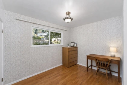 Guest Bathroom Photo of 922 Canyon Boulevard, North Vancouver, BC