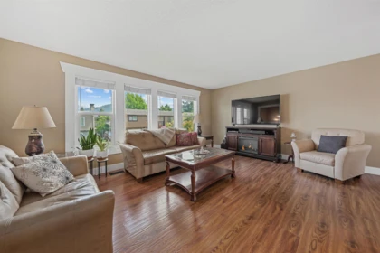 Kitchen Island Photo of 6235 Dundee Place, Chilliwack, BC