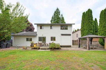 Garden / Landscaping Photo of 9503 205a Street, Langley, BC