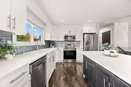 Kitchen Island Photo of 26451 30a Avenue, Langley, BC