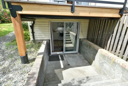Entry Foyer Photo of 502 Eaglecrest Drive, Gibsons, BC
