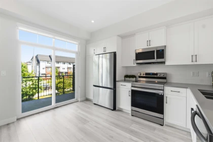 Kitchen Photo of 143 20180 84 Avenue, Langley, BC