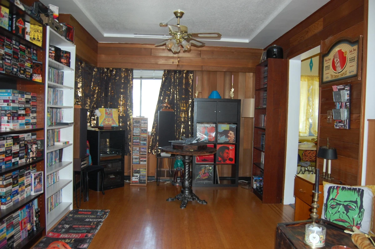 Family Room Photo of 9251 10th Avenue, Burnaby, BC