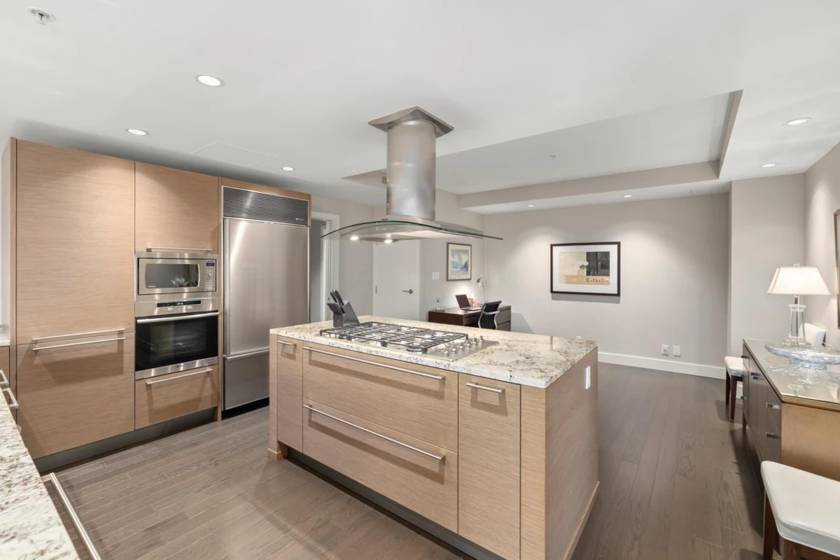Family Room Photo of 2601 1111 Alberni Street, Vancouver, BC