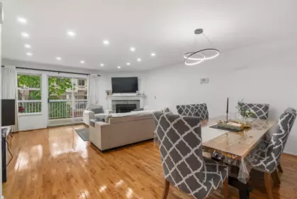 Kitchen Photo of 3 13981 70 Avenue, Surrey, BC