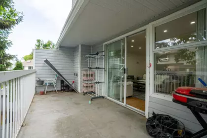 Laundry Room Photo of 3 13981 70 Avenue, Surrey, BC