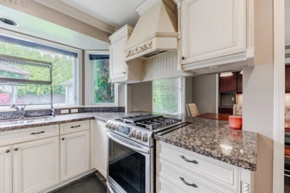 12931 18 Avenue, Surrey, BC, Surrey — Single Family Residence for sale