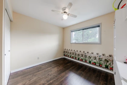 Office / Den Photo of 12931 18 Avenue, Surrey, BC