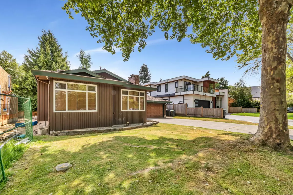 Living Room Photo of 12881 Carluke Crescent, Surrey, BC
