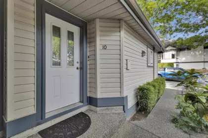 10 8388 158 Street, Surrey, BC, Surrey — Townhouse for sale