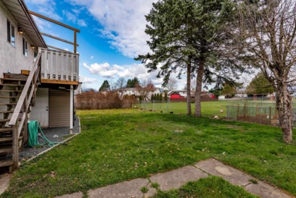 Garden / Landscaping Photo of 8708 Cornwall Crescent, Chilliwack, BC