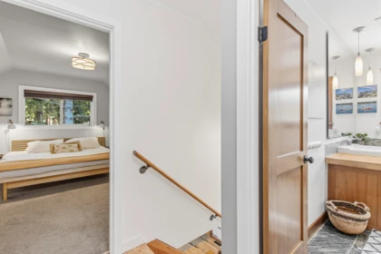 Hallway Photo of 40495 N Highlands Way, Squamish, BC