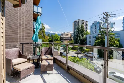 Breakfast Nook Photo of 306 1535 Chesterfield Avenue, North Vancouver, BC