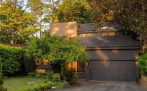 2221 Bowser Avenue, North Vancouver, BC