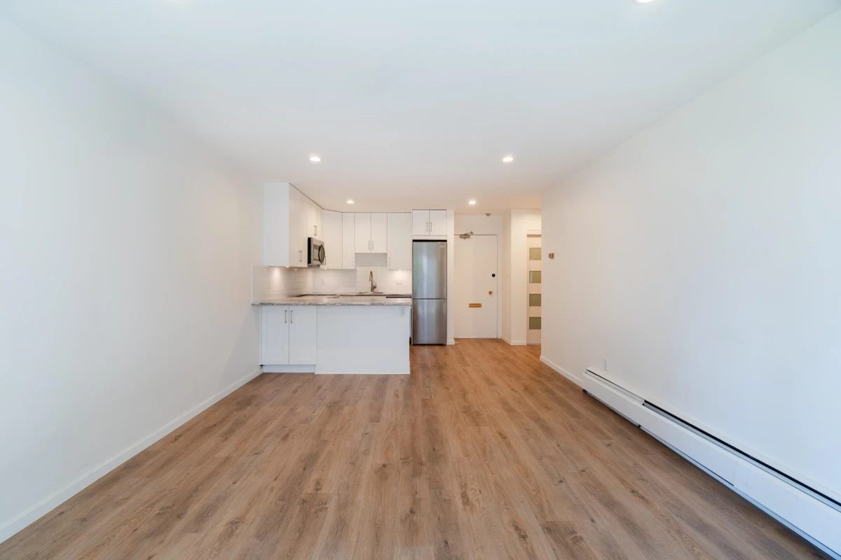 Dining Area Photo of 206 2025 W 2nd Avenue, Vancouver, BC