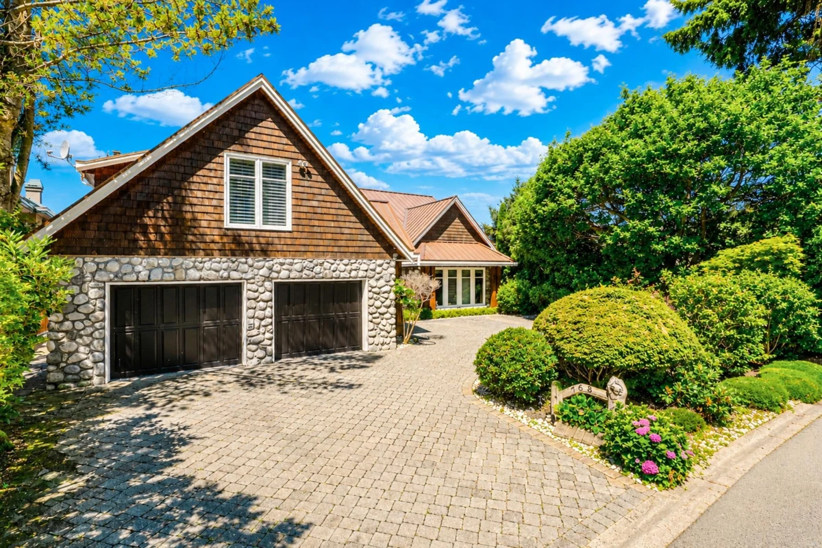 Family Room Photo of 768 Tsawwassen Beach Road, Tsawwassen, BC