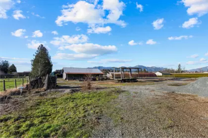 Hot Tub / Spa Photo of 9850 Banford Road, Chilliwack, BC