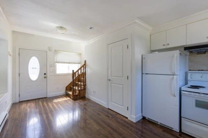 Entry Foyer Photo of 2643 E 8th Avenue, Vancouver, BC