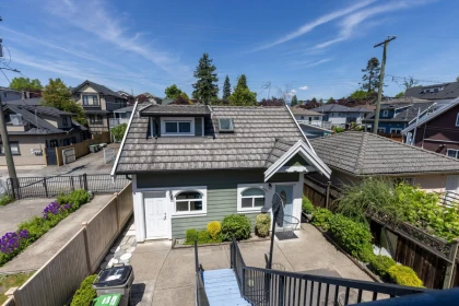 Garden / Landscaping Photo of 2643 E 8th Avenue, Vancouver, BC