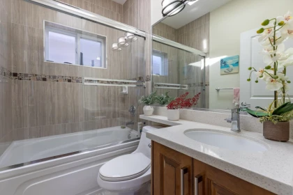 Guest Bathroom Photo of 2643 E 8th Avenue, Vancouver, BC
