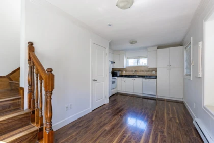 Hallway Photo of 2643 E 8th Avenue, Vancouver, BC
